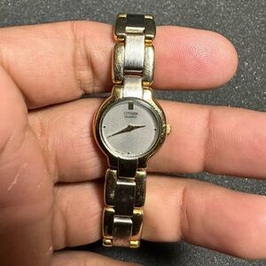 Vintage Citizen Womens Quartz Analog Watch Gold/Silver Tone 5920-S76248 Working